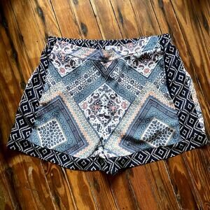 Printed Casual Shorts size Large